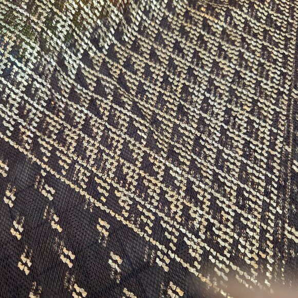 VIntgae Circa 1920 Assuit Ladies Shawl / Geometric Gold Pattern - Picture 4 of 4
